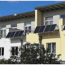 BALKON-SOLARMODUL-SET – ANSCHLUSS IN EINER STECKDOSE